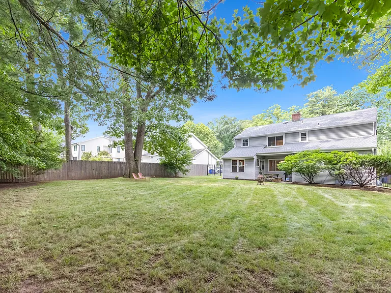 48 Jefferson Ave — Photo 16