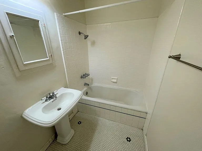 1778 Evans Ave #A-F — Photo 10