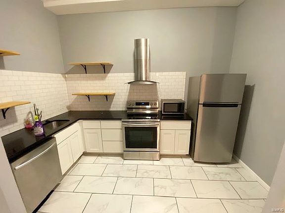 4th image of 2711 Armand Pl
