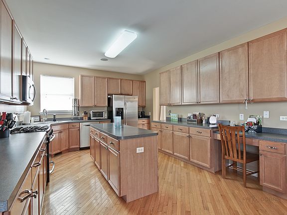 4th image of 2339 S Robert Ct