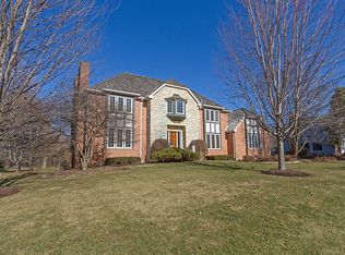 22545 N Linden Dr, Lake Barrington, IL 60010