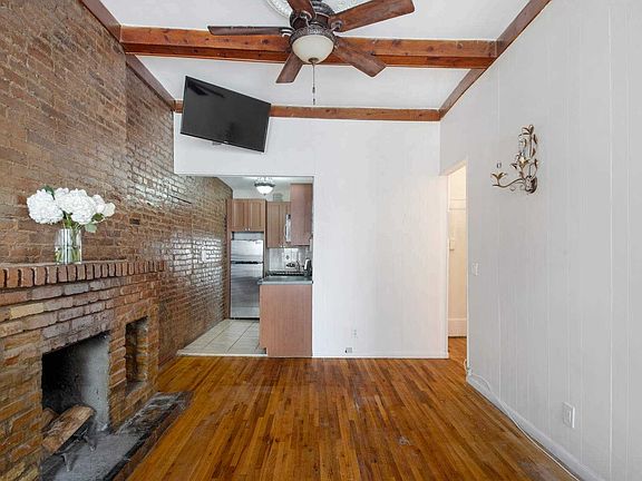 2nd image of 132 W 71st St