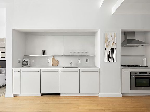 4th image of 15 Broad St APT 2208