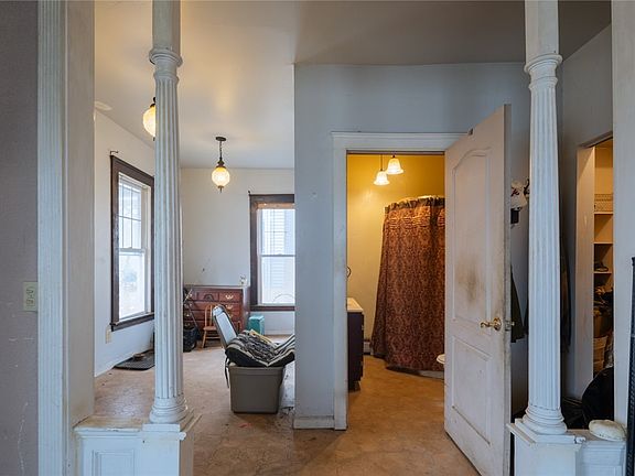 4th image of 61 Water St