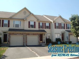 24 Creekside Dr, Pottstown, PA 19464