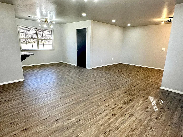 1315 N Timber Rd — Photo 16