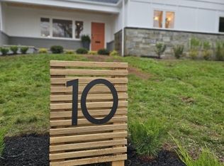 10 Edgewood Ave, West Orange, NJ 07052