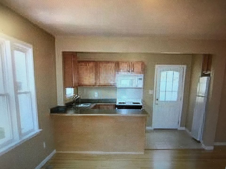 1325 Brighton Lake Rd, Brighton, MI 48116 Zillow