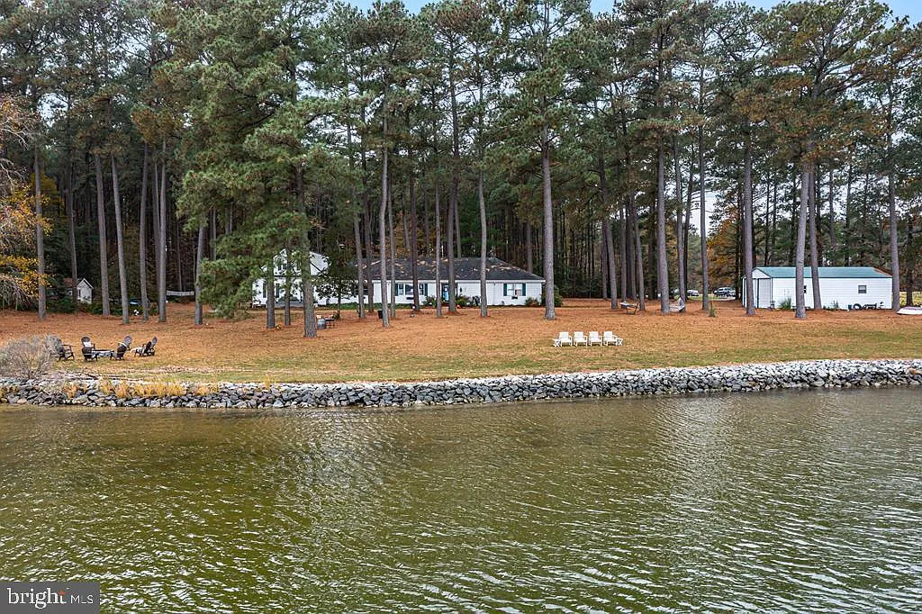 405 Courtney Ln photo 1