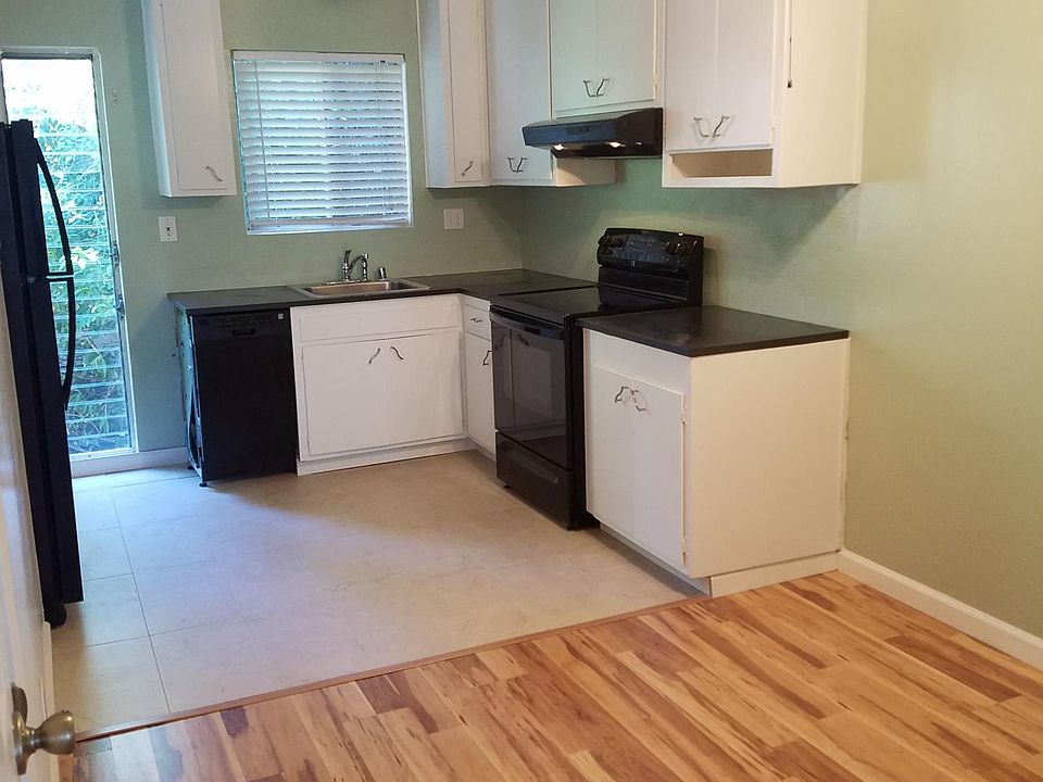 2nd image of 212 Gregory Ln APT 8