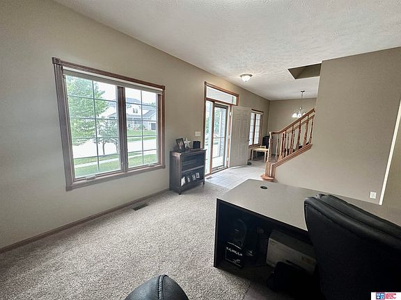 3rd image of 6240 S 80th St