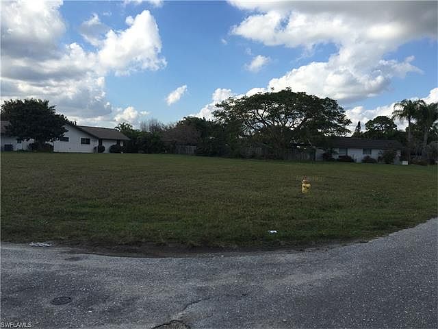 1st image of 2221 SE 10th St