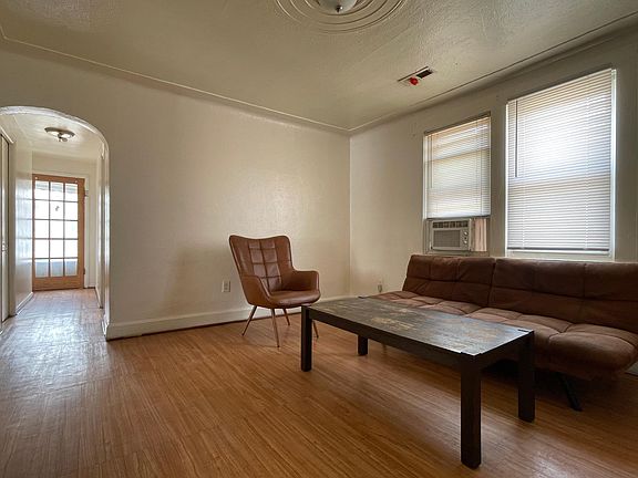 5th image of 11418 Sobieski St #2