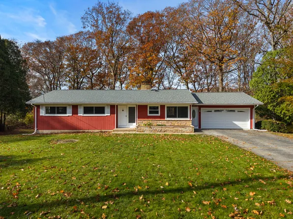 2 Dellwood Road, Norwich, CT 06360