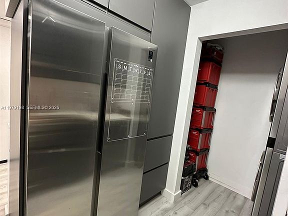 3rd image of 931 NE 199th St APT 102-22