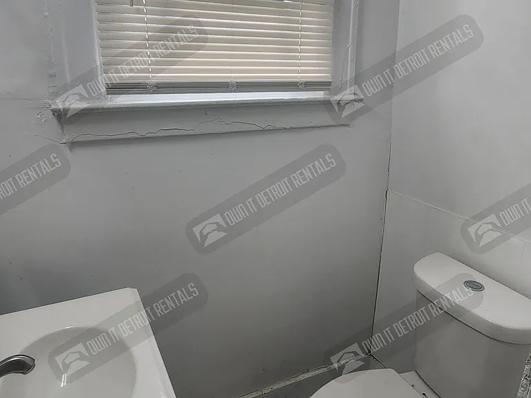 9839 Woodside St #4 — Photo 16