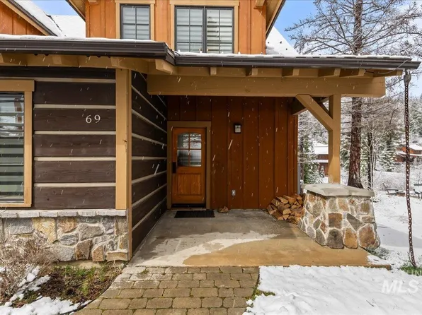 69 Golden Bar Ct, Donnelly, ID 83615