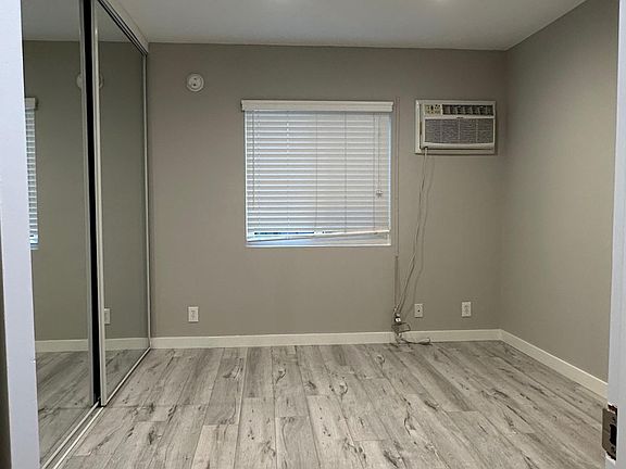 5th image of 7555 De Longpre Ave #9