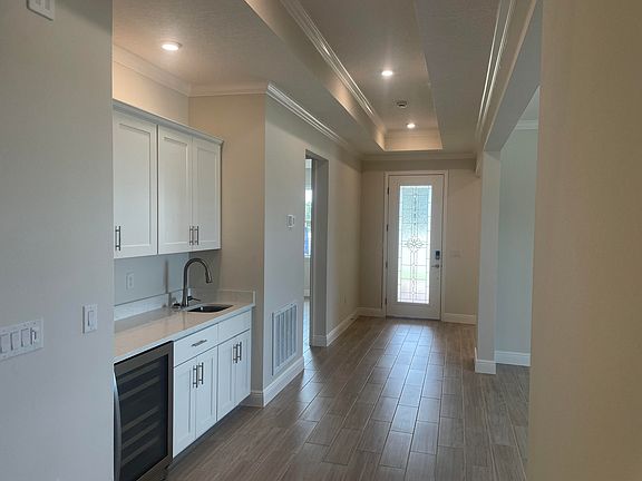 4th image of 4558 Cornwall Dr