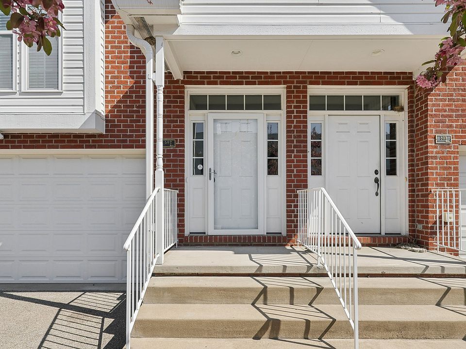 Lake View 502 - Mian Entry Door with additional Storm Door