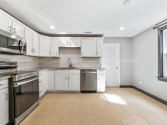 3rd image of 957 Harrison Ave