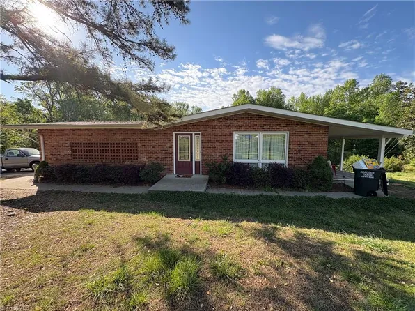 4738 Peace Rd, Trinity, NC 27370