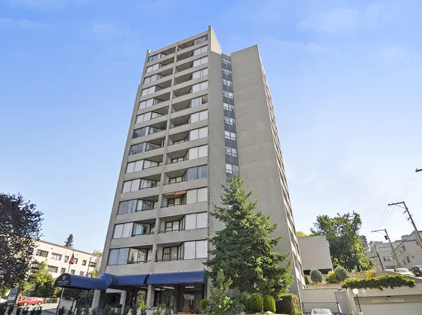 1228 Nicola St #806, Vancouver, BC V6G 2Y6