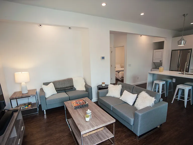 1106 Madison St #1A — Photo 4