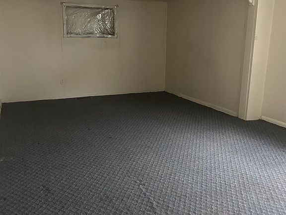 4th image of 122 Kennedy Blvd