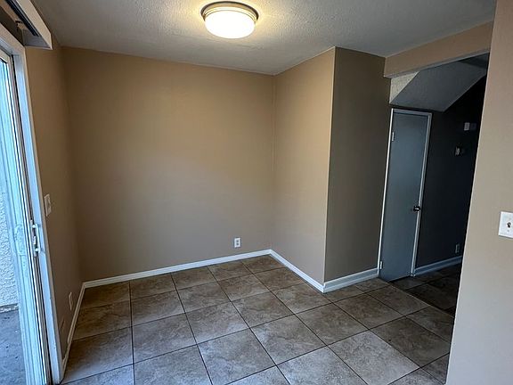 5th image of 3676 S Garden Dr