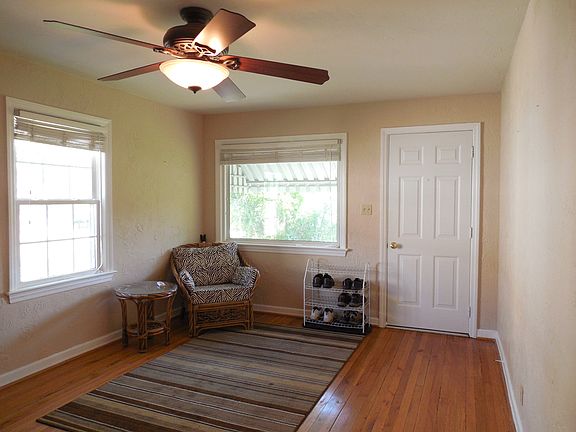 3rd image of 382 E Royal Forest Blvd