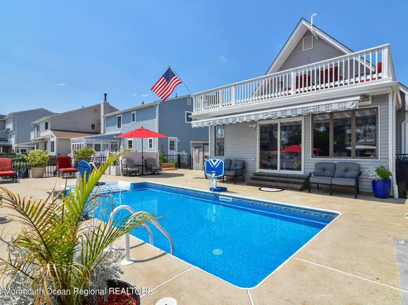 8 Rochester Drive, Brick, NJ 08723