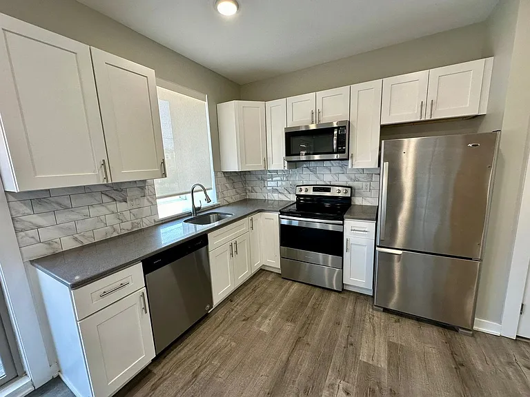 1654 Ridge Ave — Photo 1