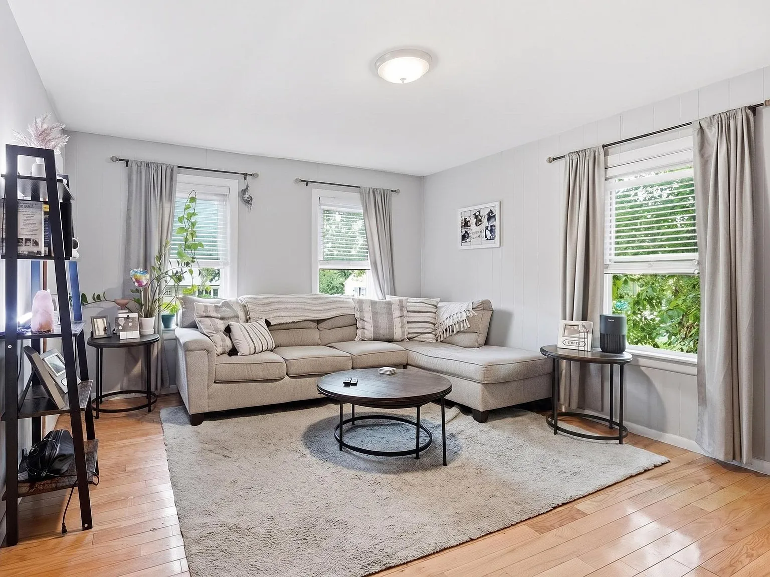 2 bed, 1200 sqft, $2,600 — Photo 3