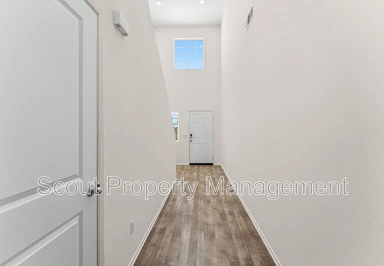 28841 Cutlass St — Photo 3