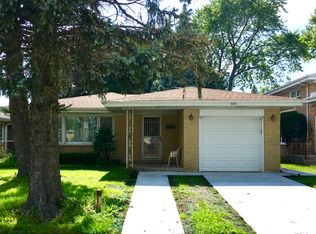 8722 N Ozark Ave, Niles, IL 60714