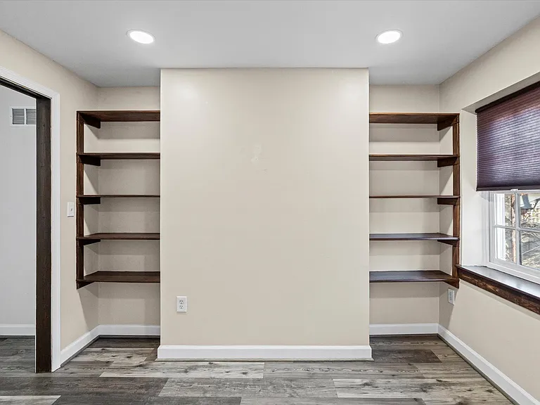 900 Harden Ct — Photo 24