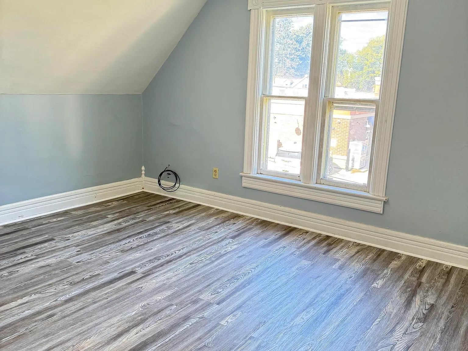 1721 Shore Dr — Photo 3