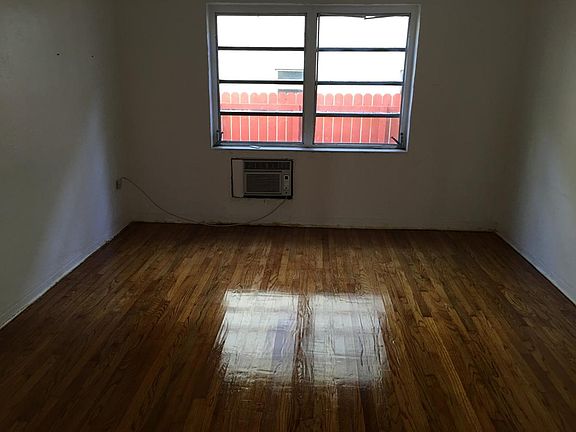 4th image of 1016 Biarritz Dr APT 2