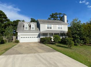 114 Lawndale Ln, Sneads Ferry, NC 28460