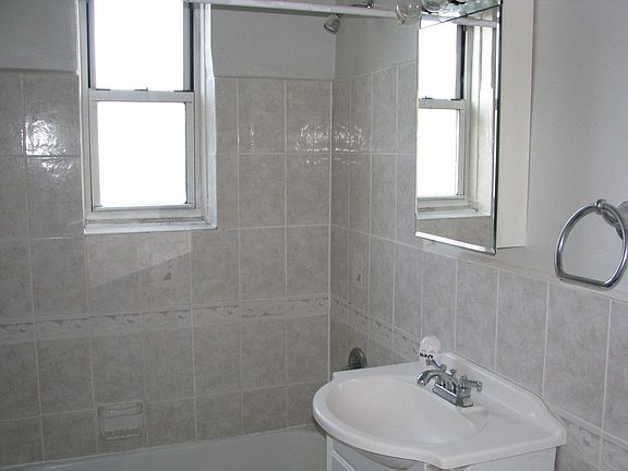 4th image of 6535 Broadway APT 6K
