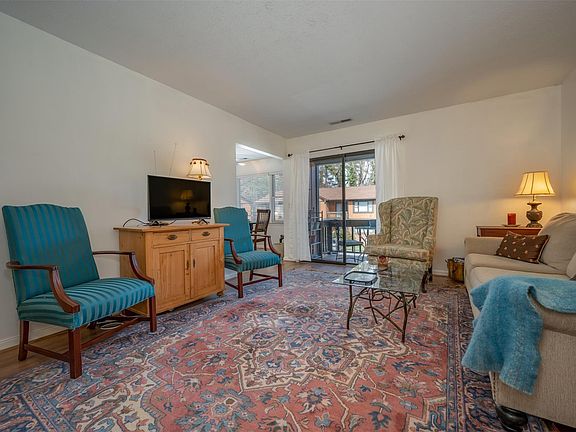 4th image of 1751 Haywood Manor Rd APT D