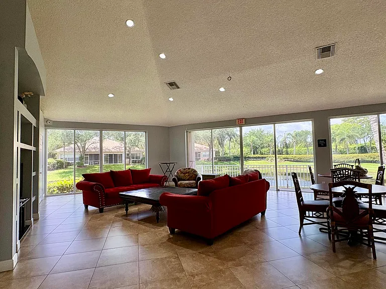 315 Coral Trace Ln — Photo 38