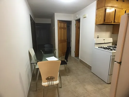 Rented by BuySell Real Estate Inc | media 30