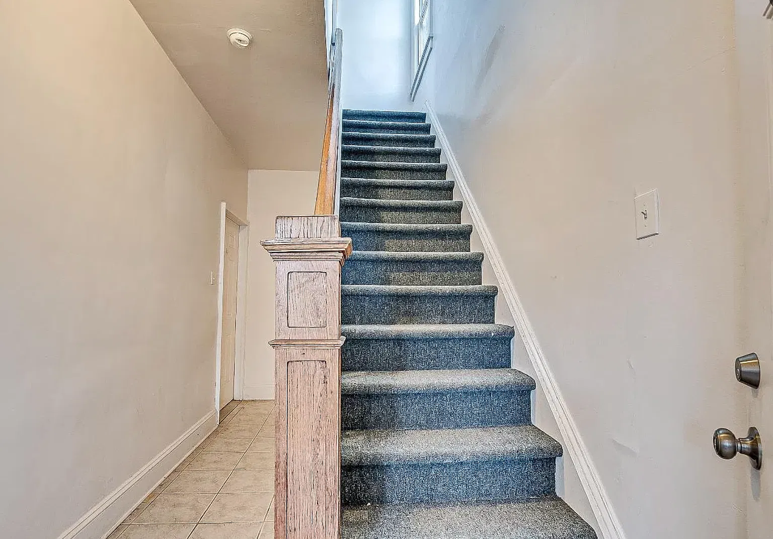 5 bed, 2.5 bath, $6,850 — Photo 2