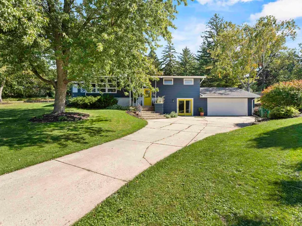 313 Nesheim Trl, Mount Horeb, WI 53572