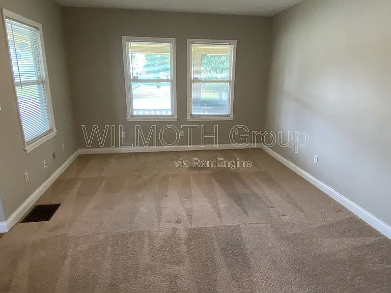 2458 N College Ave — Photo 5