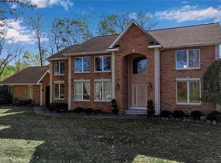 4505 Timberlake Dr, Clarence, NY 14031