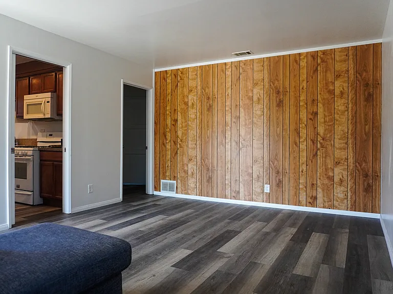 1516 W 21st St — Photo 13