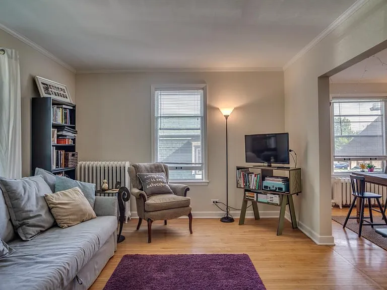 2510 Buchanan St NE — Photo 2